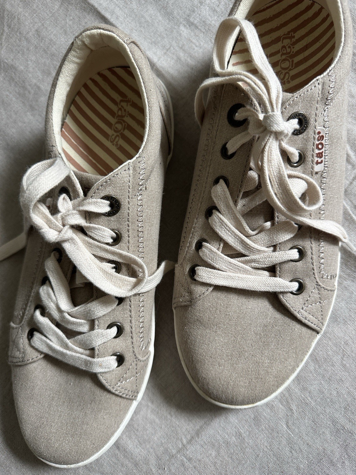 Taos Star Canvas Sneakers Womens 10 Khaki Wash Tan Comfort Shoes EUC