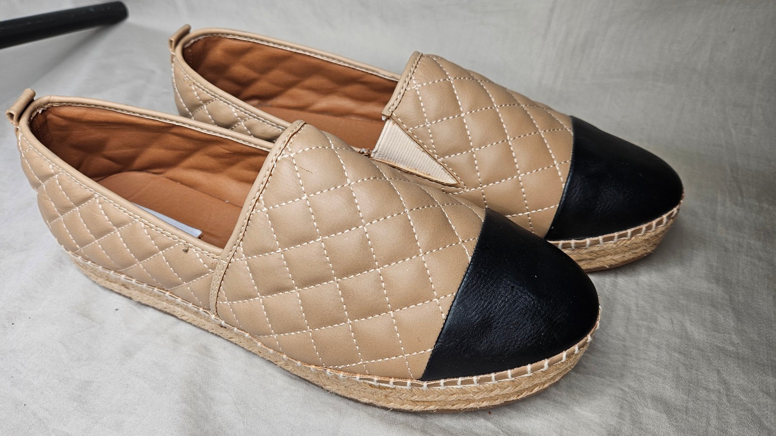 Steve Madden Palamo Espadrilles Slip On Shoes Womens SZ 11 Beige Black Quilted