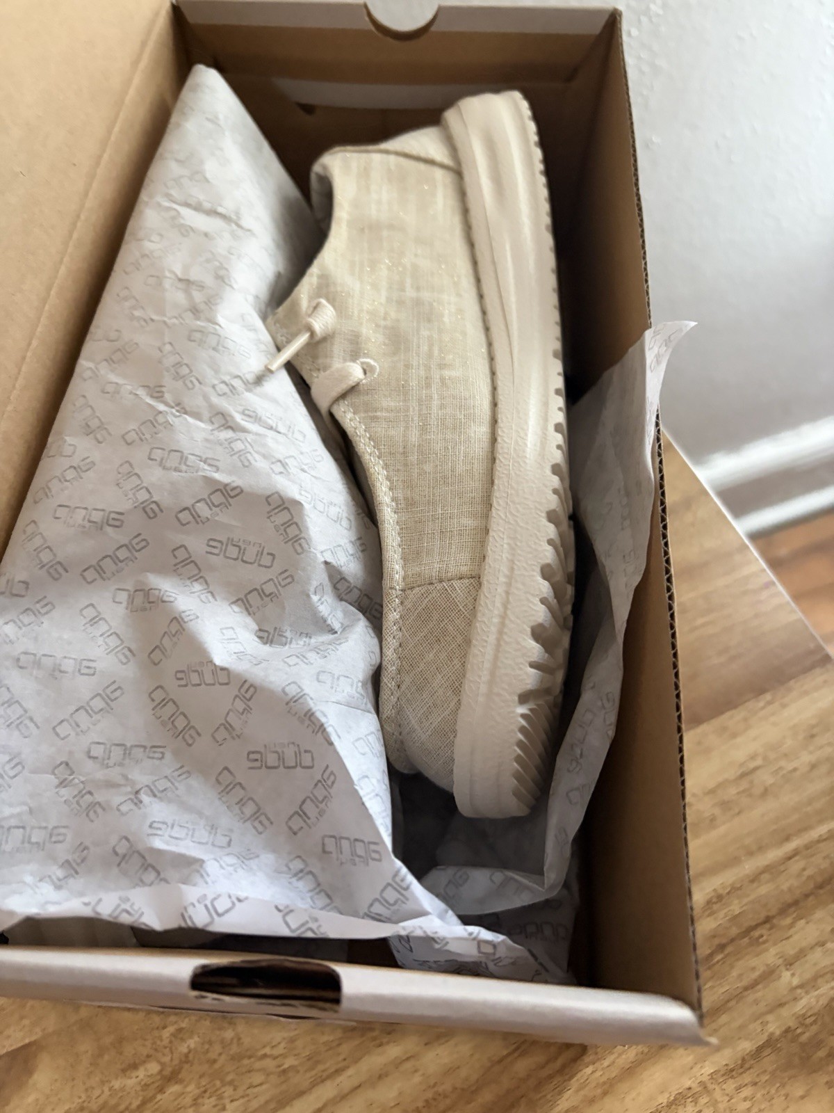 Hey Dude Wendy Lightweight Comfort Slip-On Casual Shoes Natural White 5.5 NIB