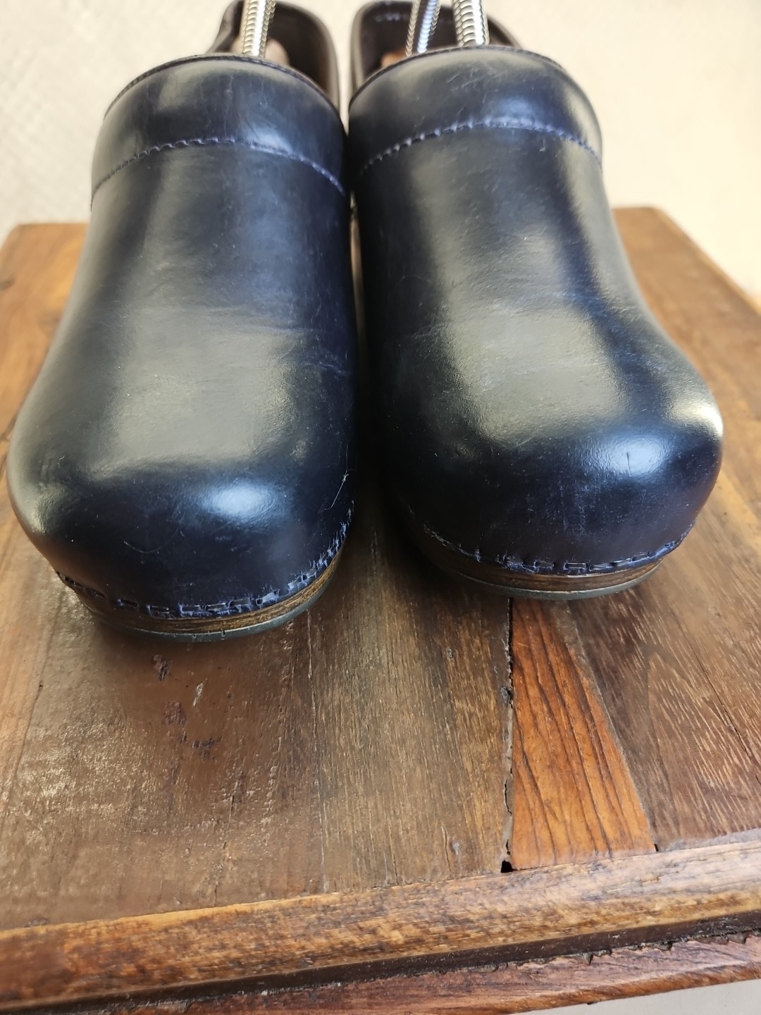 DANSKO Deep Purple Slip Clogs Nurse Shoes Clogs Sz 6.5 (37) Looks Unworn