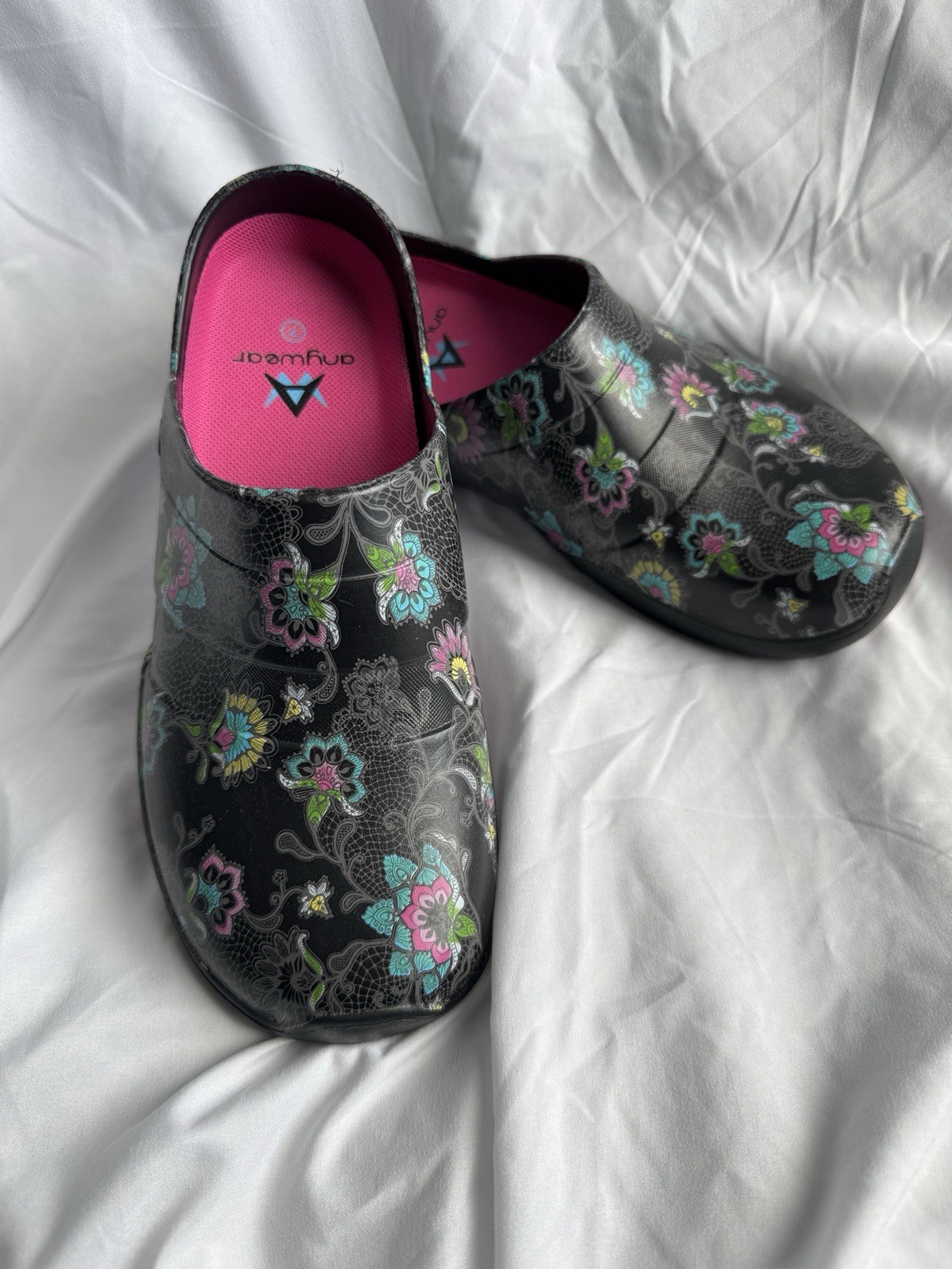 Anywear Women’s Professional Nursing/Doctor Clogs Black Floral Sz. W7 US