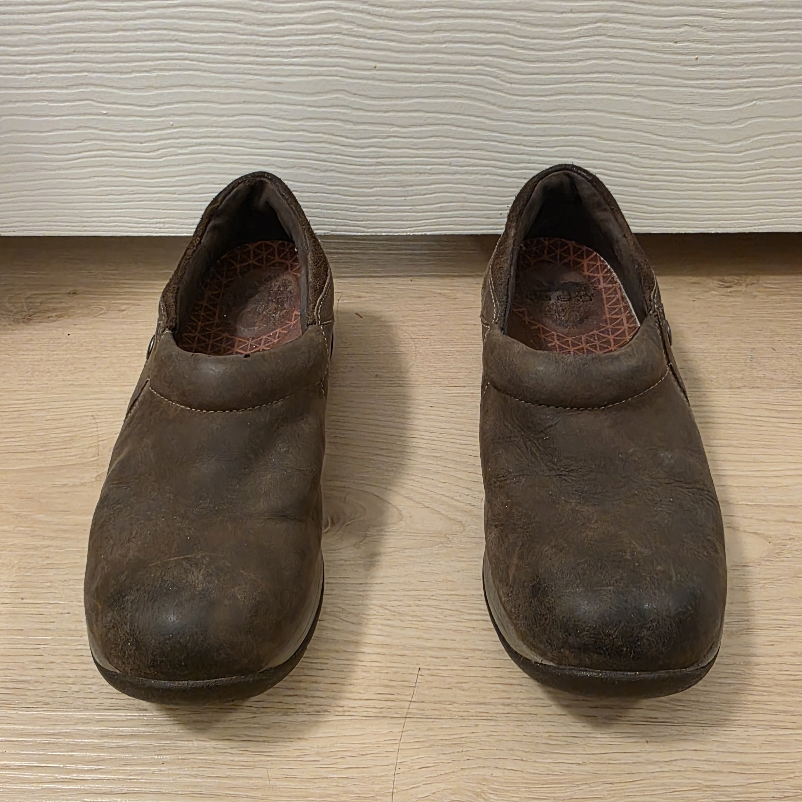 Dansko Brown Leather Nubuck Stain Resistant Slip On Patti Comfort Flats Size 7.5