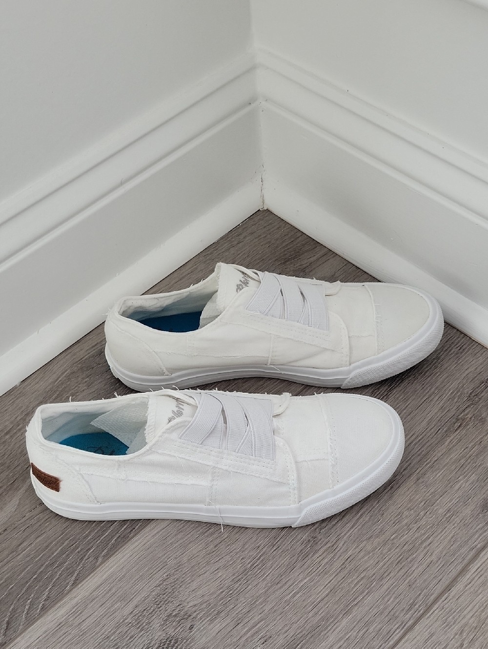 Blowfish Marlo White Slip-On Sneakers Size 8.5M