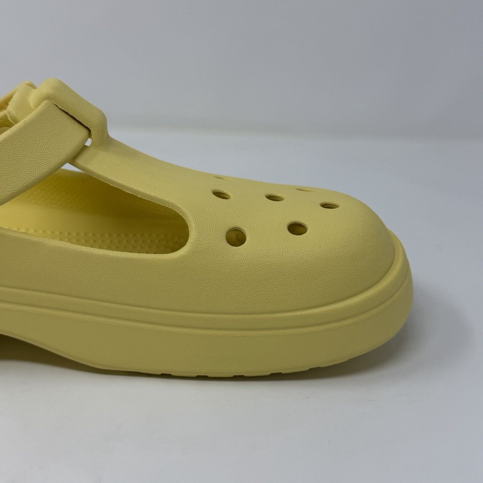 Crocs Mary Jane Platform Clogs Yellow Buckle Strap Women’s 9 M7 Croslite DISPLAY
