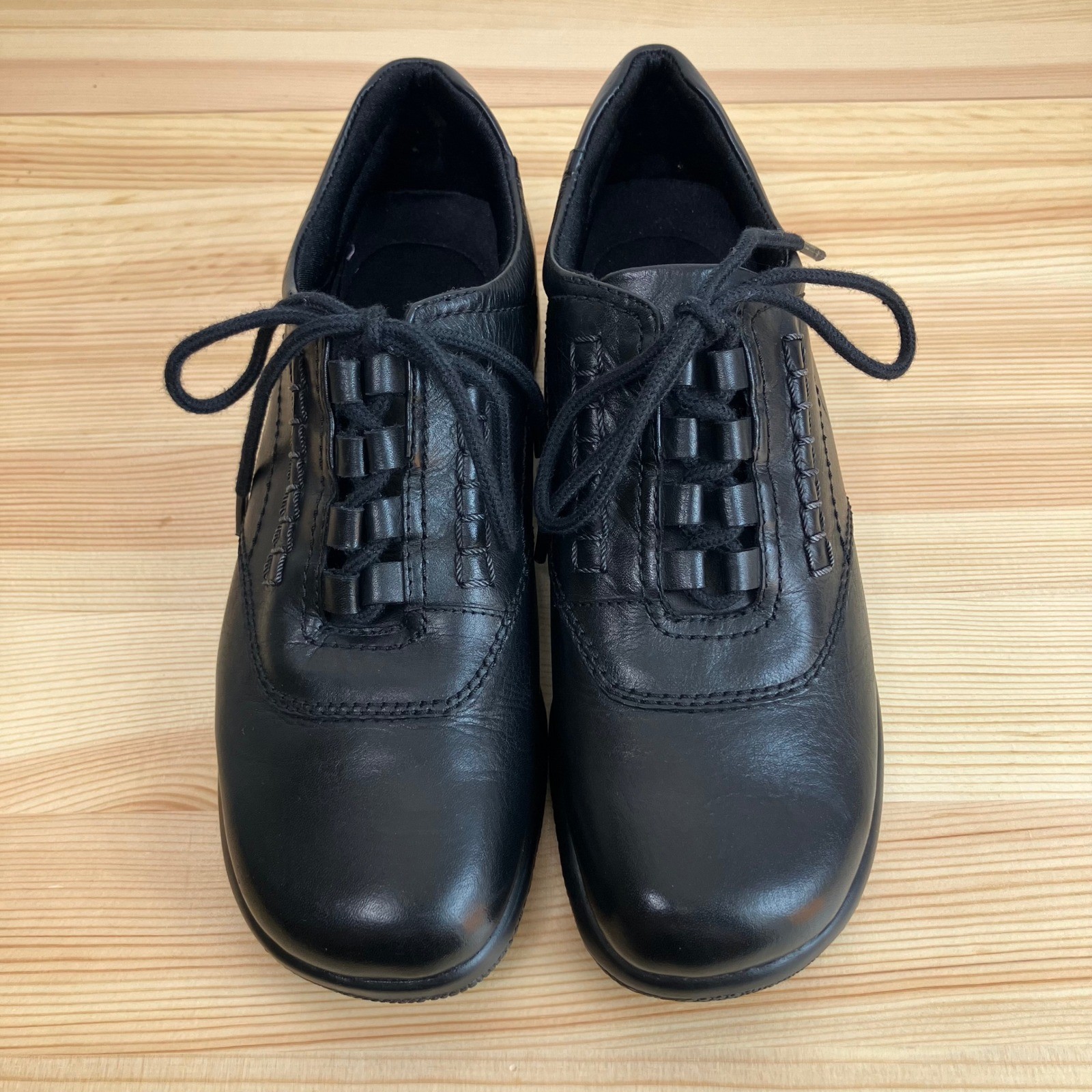 I Heart Comfort Shoes Cross Womens 6M Black Leather Lace Up Stitching Walking