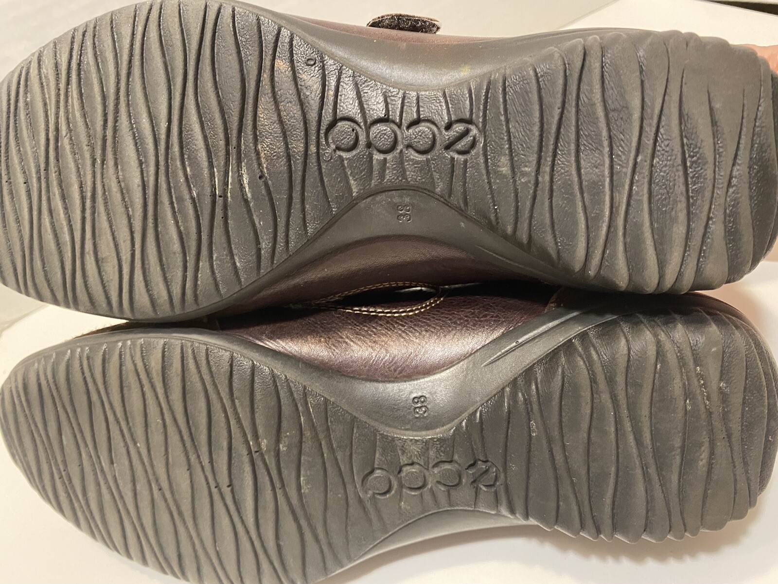 Ecco Womens Sz 7.5 Brown Leather Suede Two Strap Casual Sneaker