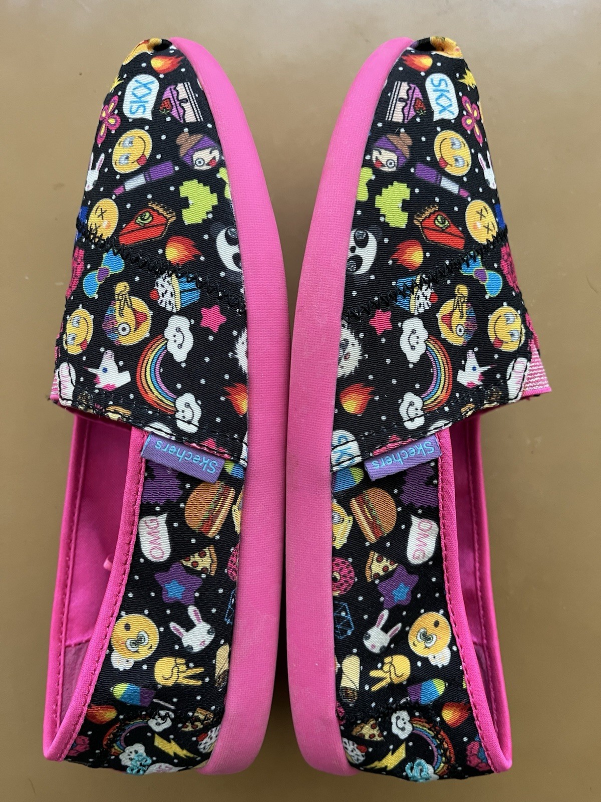 Skechers Womens Emoji Print Canvas Slip On Shoes Size 5 Memory Foam Gel Infused