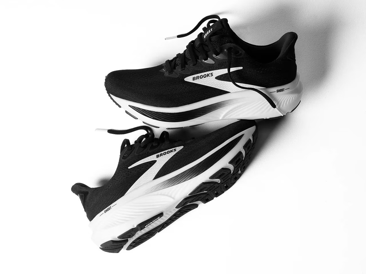 HUGE SALE! Brooks Women’s Ghost 17 Running Shoe Black/White Medium Size FREESHIP