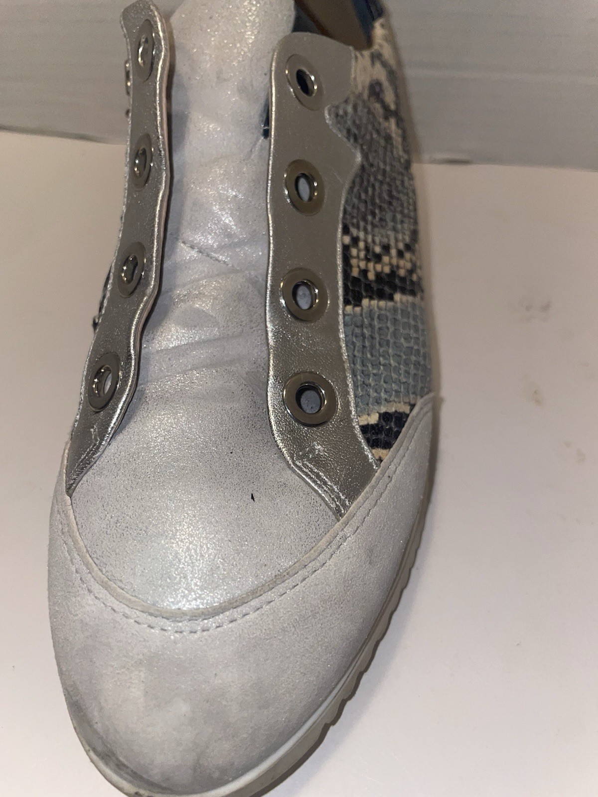 Softwaves Women’s Python Print Sneaker Sz 8 Platform Arch Support No Laces, Zip