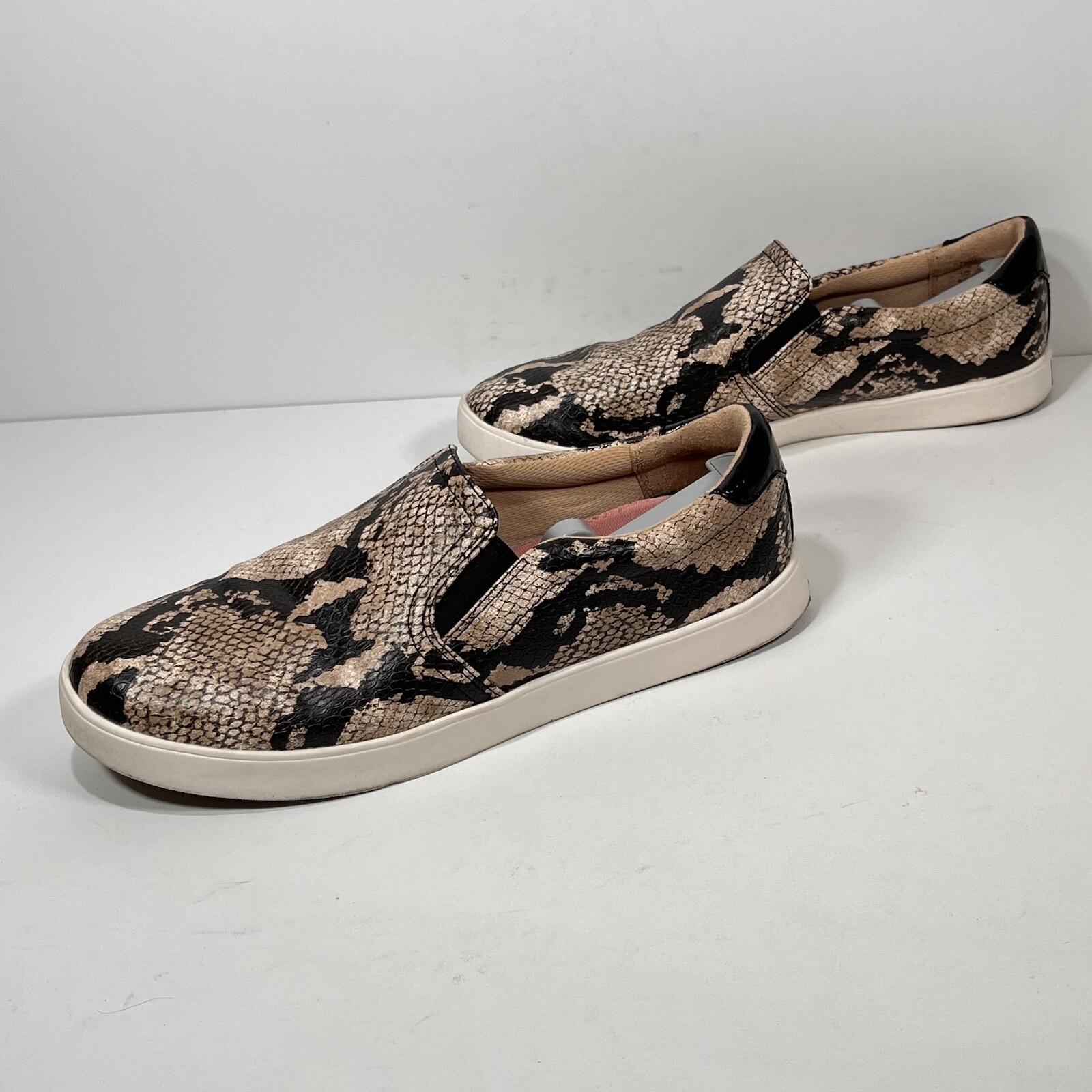 DR. SCHOLLS Snake Print Be Free Energy Technology Womens Slip On Shoes Sz 9.5 M