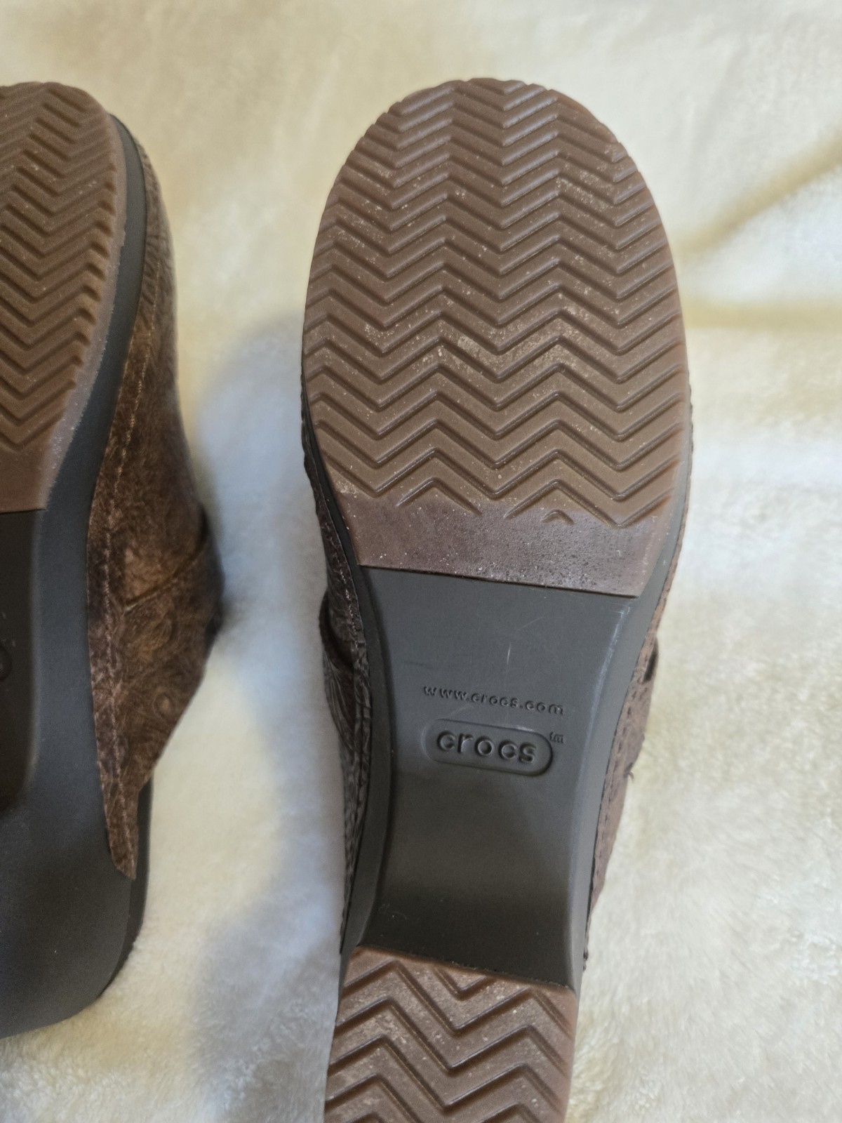 Crocs Sarah Tooled Clogs Brown Floral Textured Block Heel Boho Size 7W