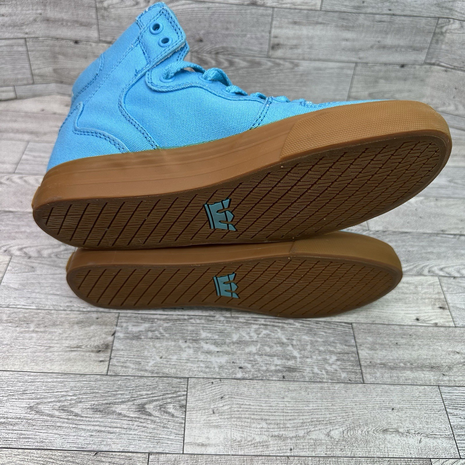 Supra Vaider Women’s 8.5 Shoes High Top Blue Canvas Skate Gum Soles