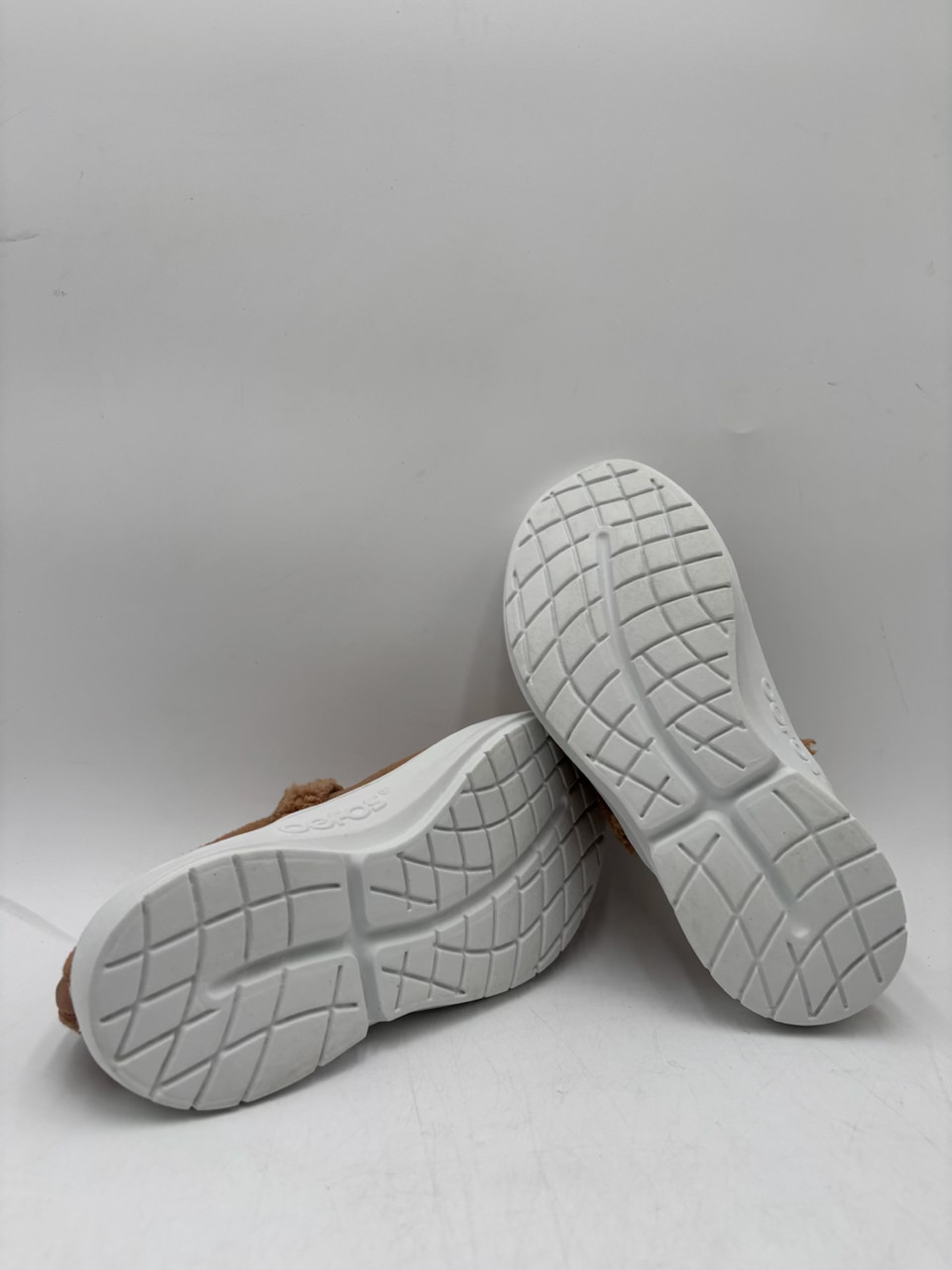 Oofos OOCOOZIE LOW Women’s NEW Low Shoe White/Chestnut Multiple Sizes