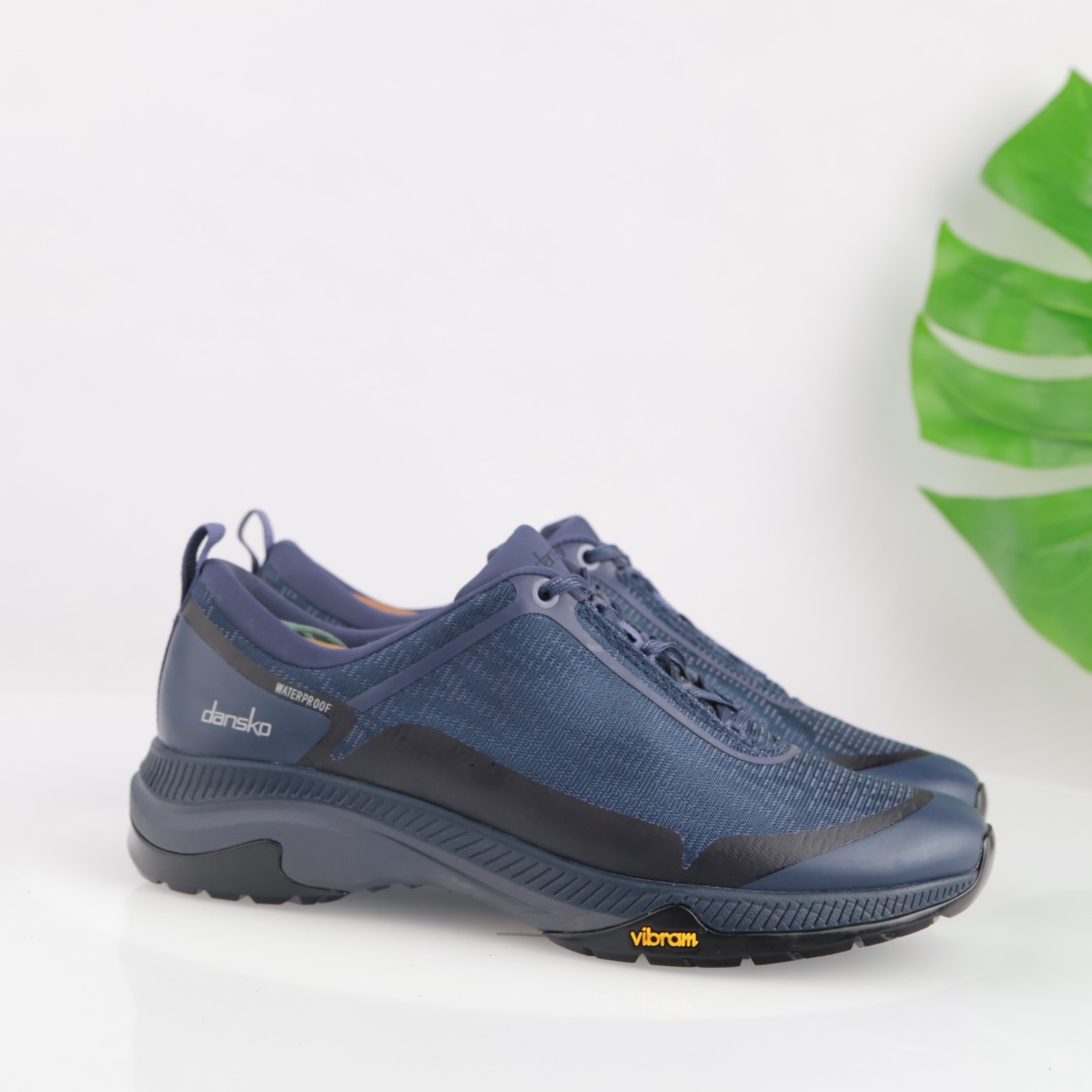 Dansko Womens Makayla Sneakers Size 38 7.5 Waterproof Navy Walking Shoes Comfort