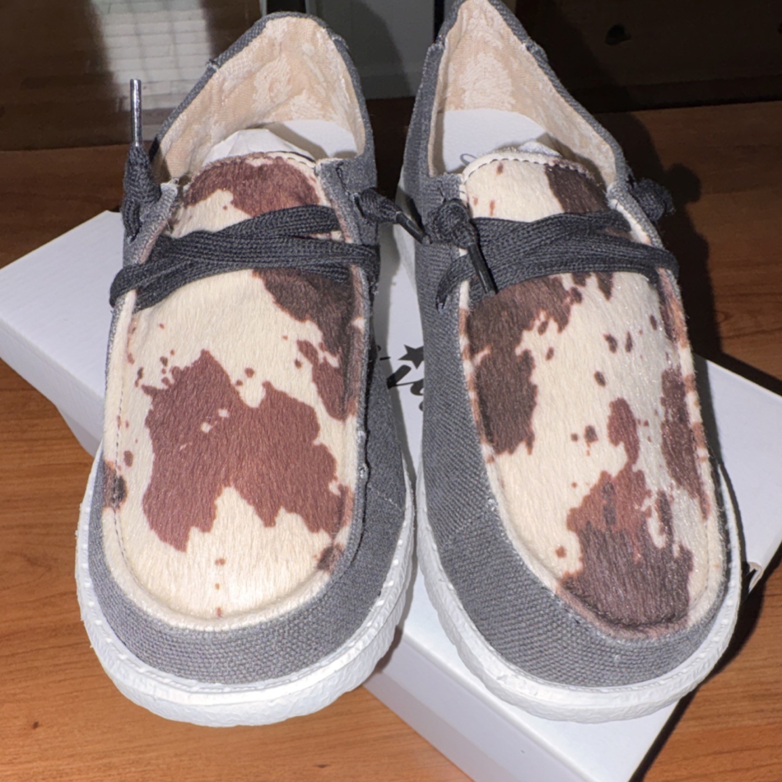 Gypsy Jazz Mooma Cow Print Black Brown White Fabric Slip-On Comfort Women’s 6.5