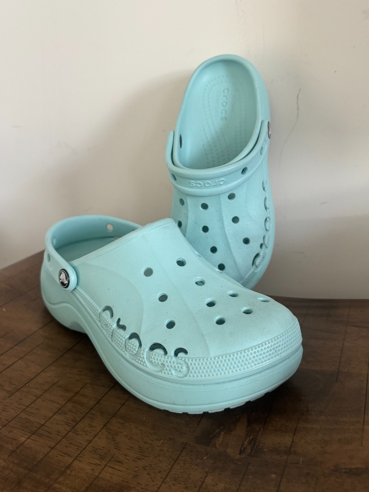 Crocs Platform Clogs Light Blue Chunky Comfort Shoes Womens Size 8