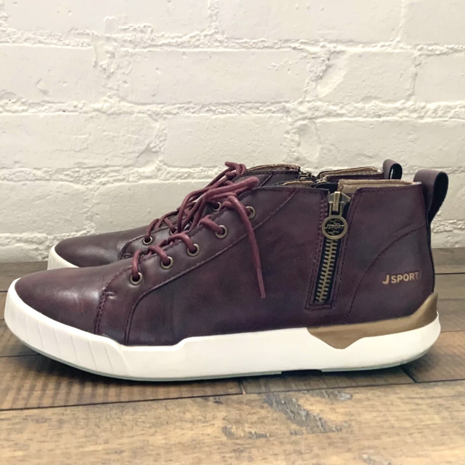 JSport Womens Cranford Shoes Side Zip Sz 8.5 Burgundy Vegan Leather Sneakers