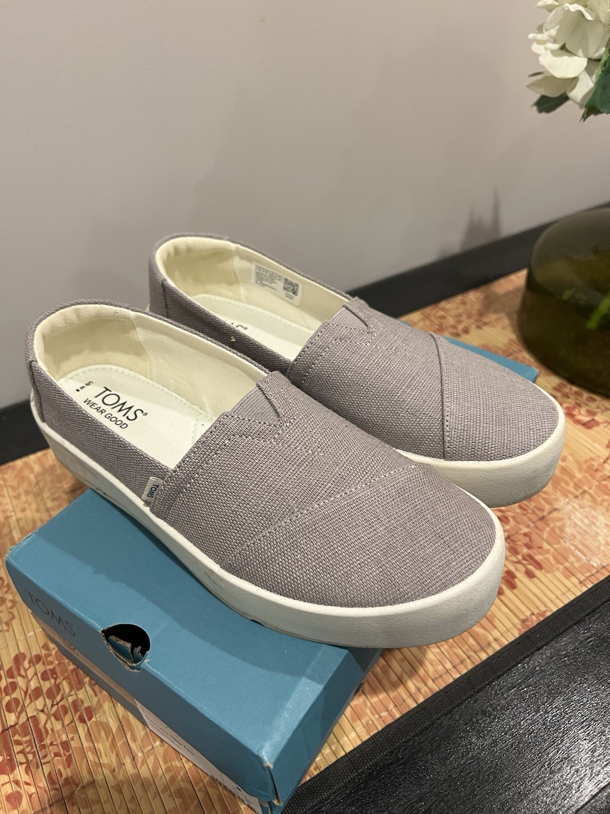 TOMS Women’s Verona Platform Slip On Sneakers Shoes Dove Grey Sz 8 Canvas W/Box