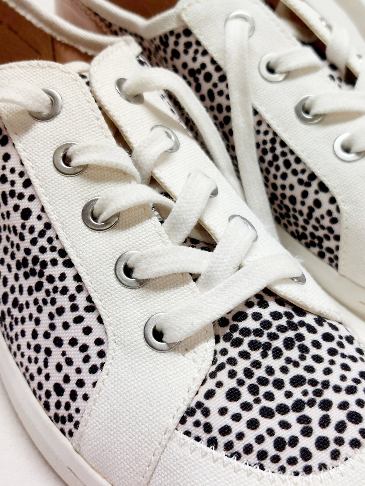 Dolce Vita Neza Lace Up Sneaker Black White Spotted Canvas Size 8.5