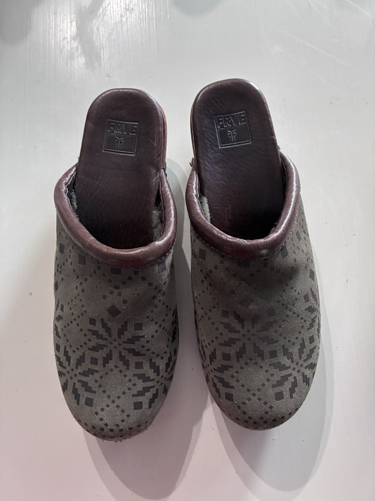 FRYE Clara Campus Clog Size 8 Suede Geometric Mules Studded Wooden Heel