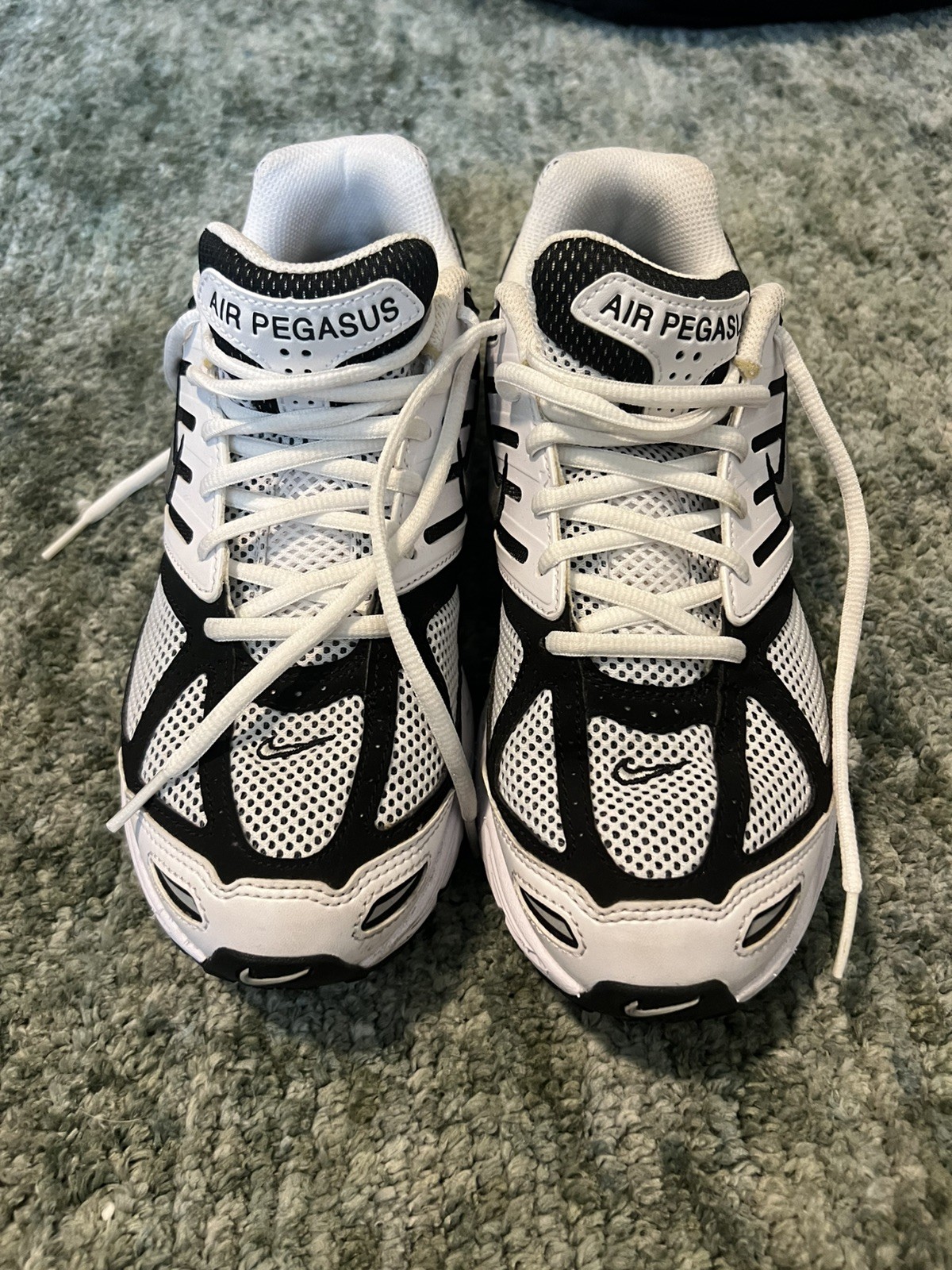 Mens Nike Air Pegasus White and Black Mesh Shoes Size 8