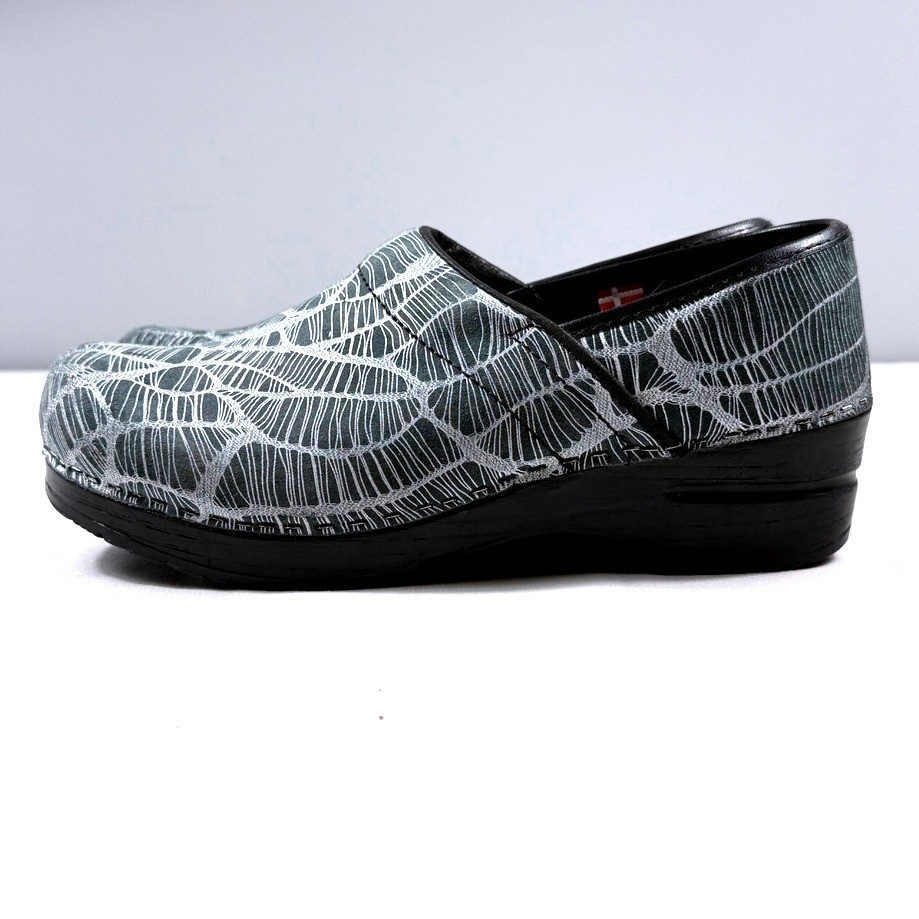 Sanita Professional Clogs Womens 38 Grey White Web Pattern Leather Nursing Shoes