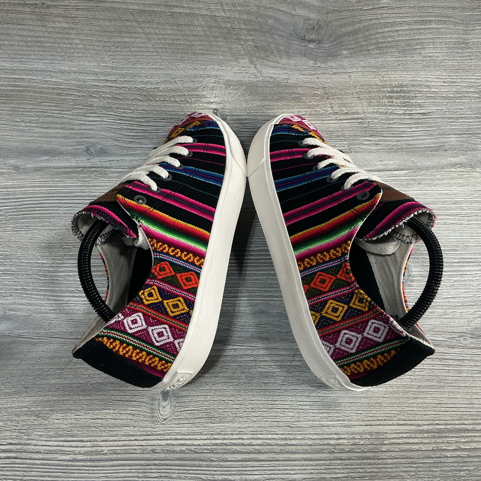 Inkkas low-top canvas sneakers colorful woven pattern Women’s Size 11 Men’s 9