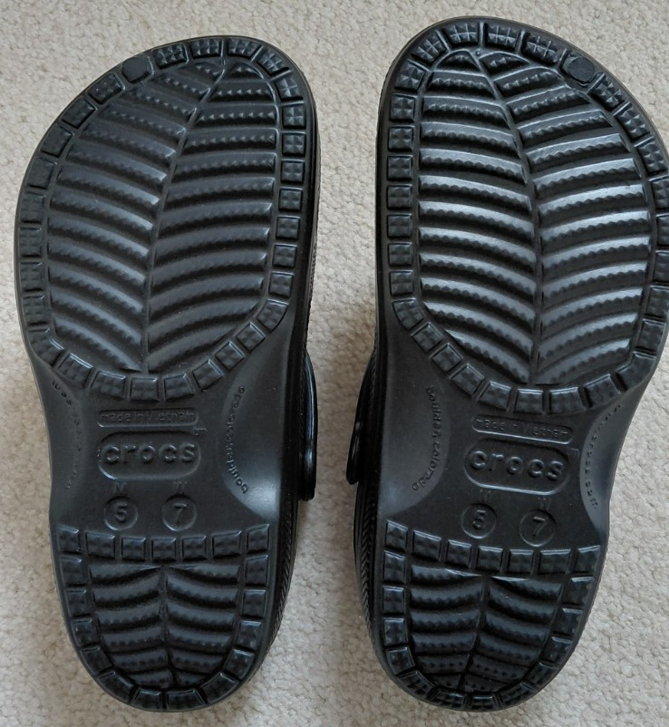 7 Womens Mens 5 Crocs Dual Comfort Fleece Lined Black Slip On Shoes fur w/7 m/5