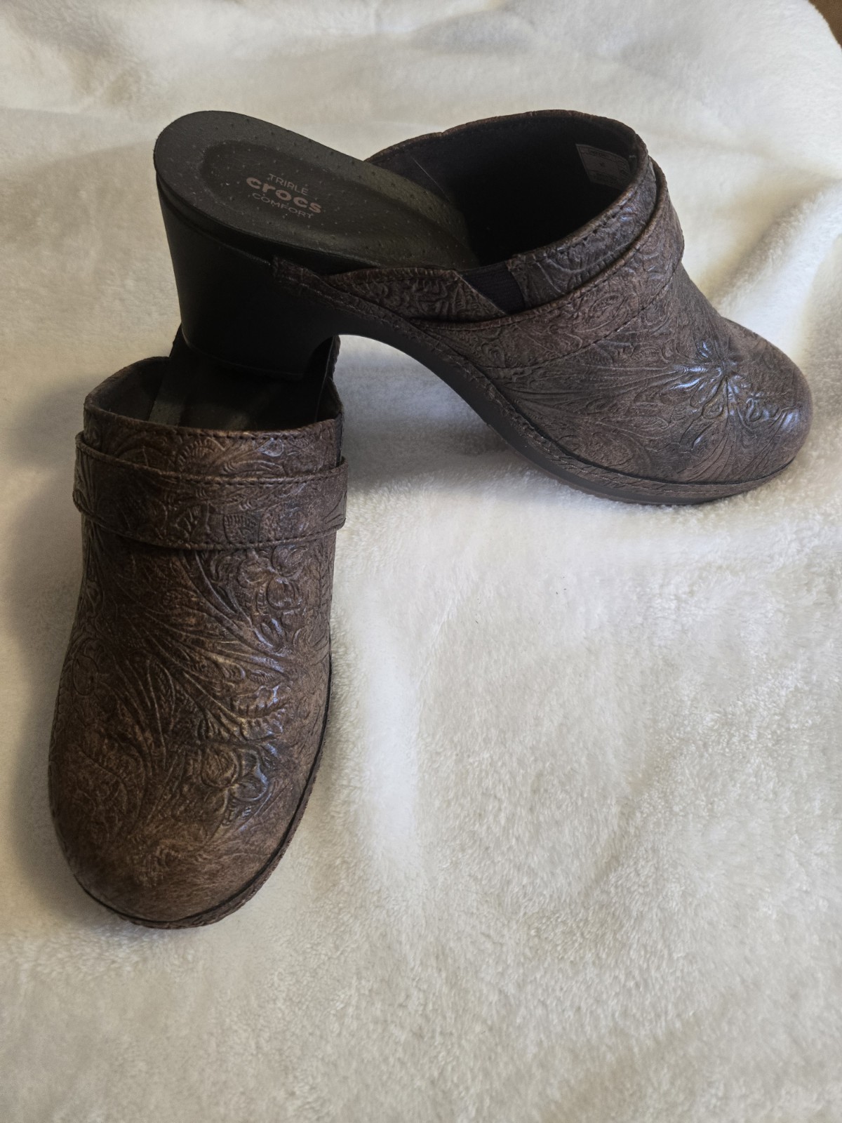 Crocs Sarah Tooled Clogs Brown Floral Textured Block Heel Boho Size 7W