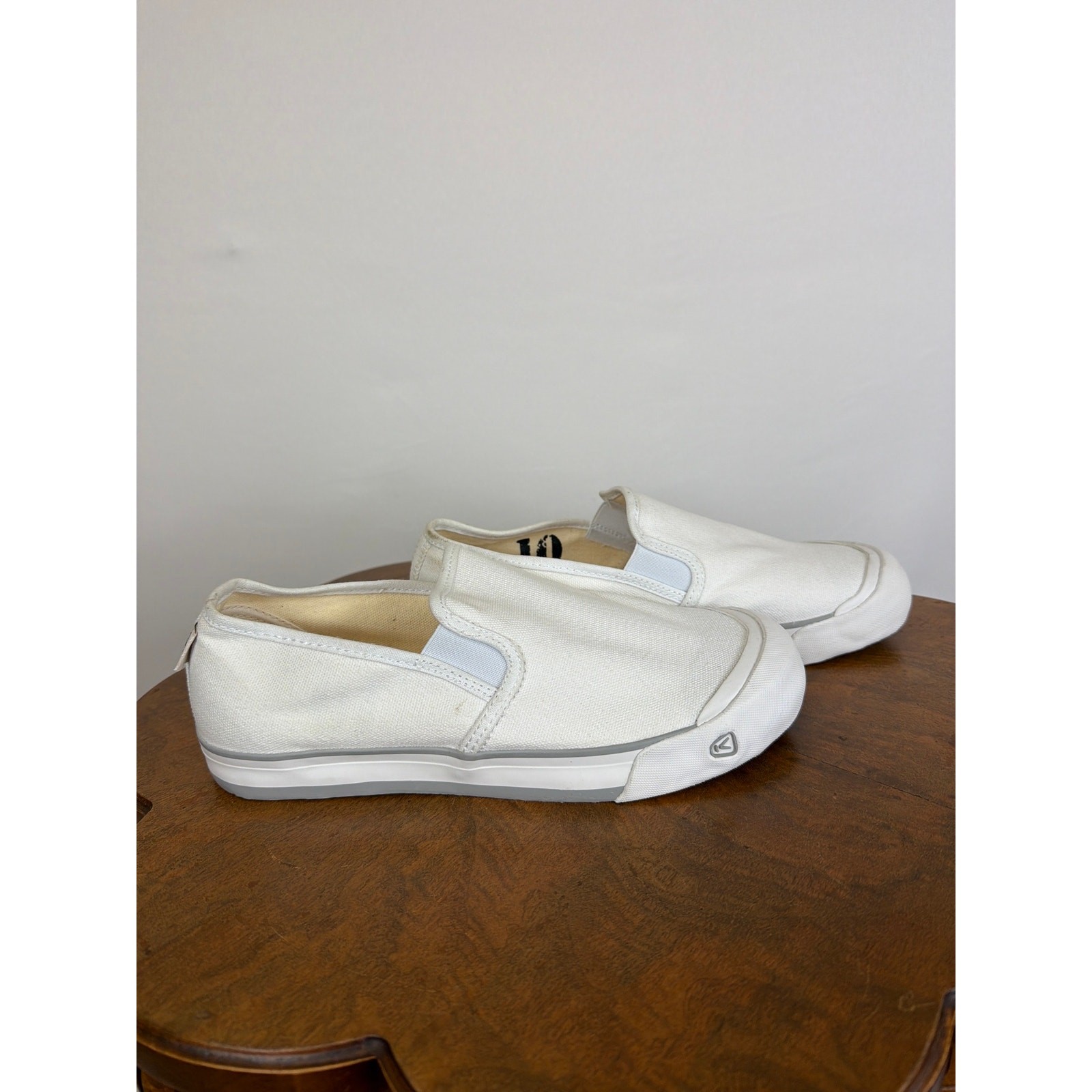 Keen White Canvas Slip On Shoes Rubber Toe Cap Round Toe Size 10 Made in Mexico