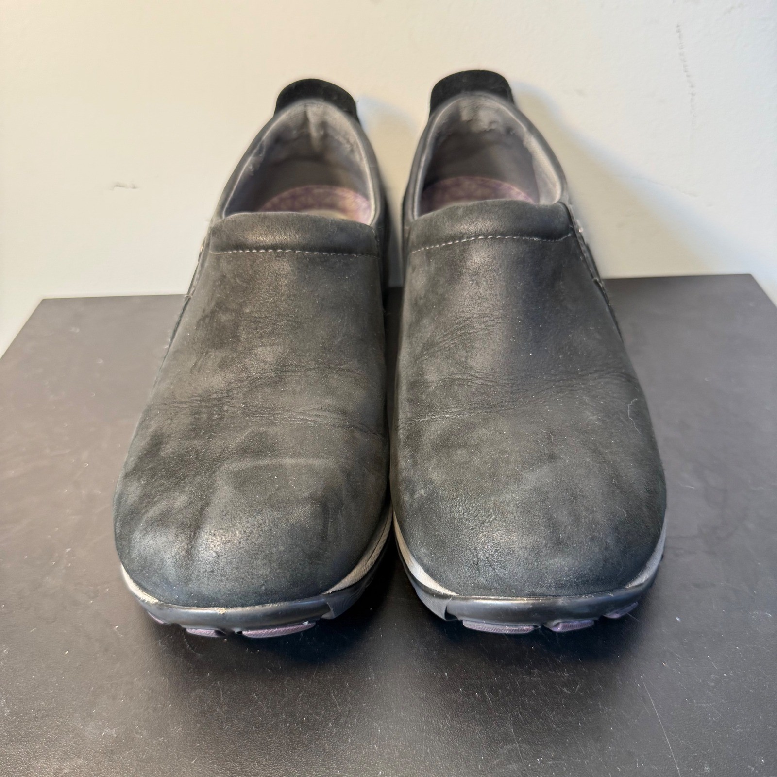 Dansko Patti Slip-On Shoes Black Nubuck Leather Vibram Womens Size 40 / 9.5