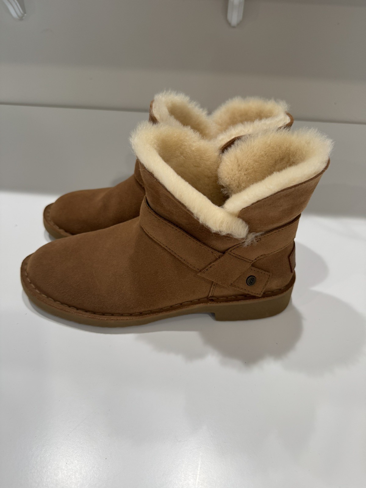 UGG Zariyah Chestnut Sheepskin Suede Ankle Boots Women’s US 6.5 1126673
