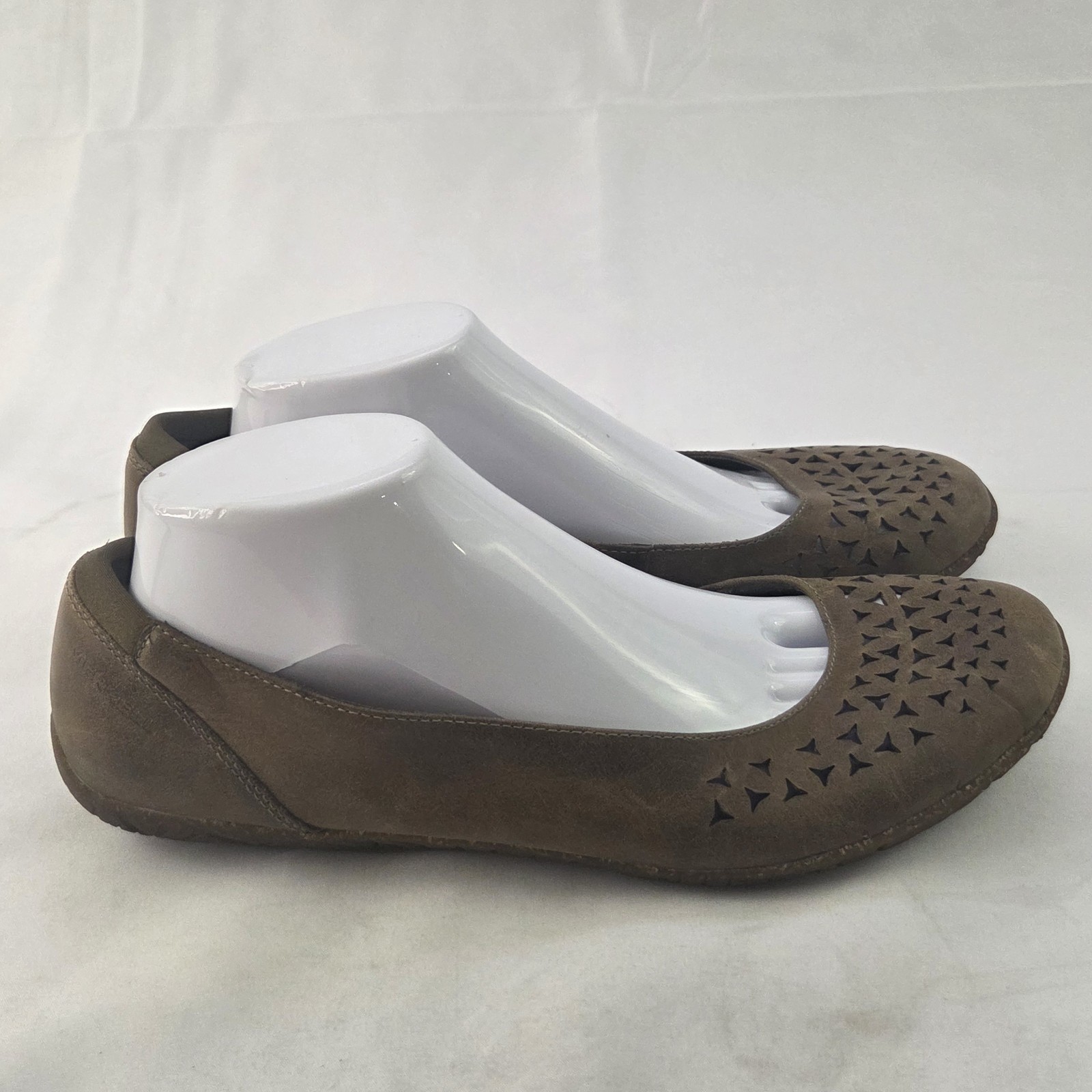 Merrell Ballet Flats Womens 10.5 Taupe Leather Slip On Comfort Walking Shoes