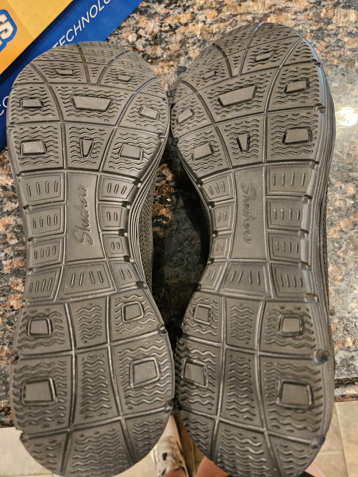 Skechers Hands Free Slip-in Shoe Women’s 9 Black Seager Believe It Memory Foam