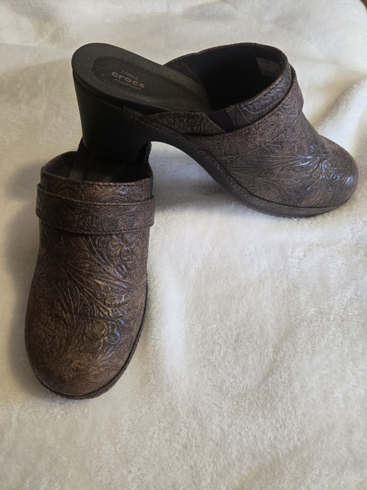 Crocs Sarah Tooled Clogs Brown Floral Textured Block Heel Boho Size 7W