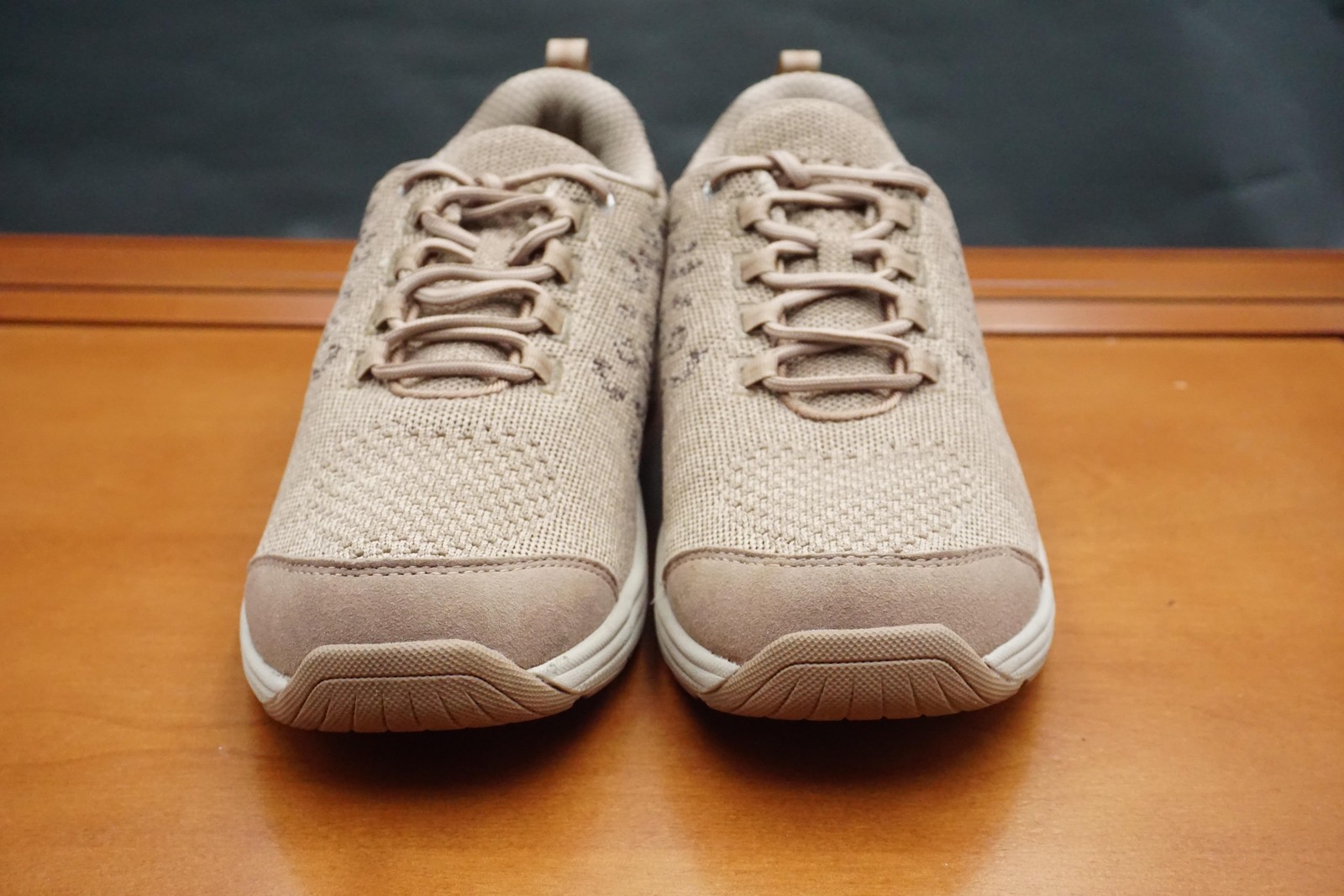 Orthofeet Coral Shoes Womens 9.5 Wide Beige Mesh Animal Print Casual Sneaker