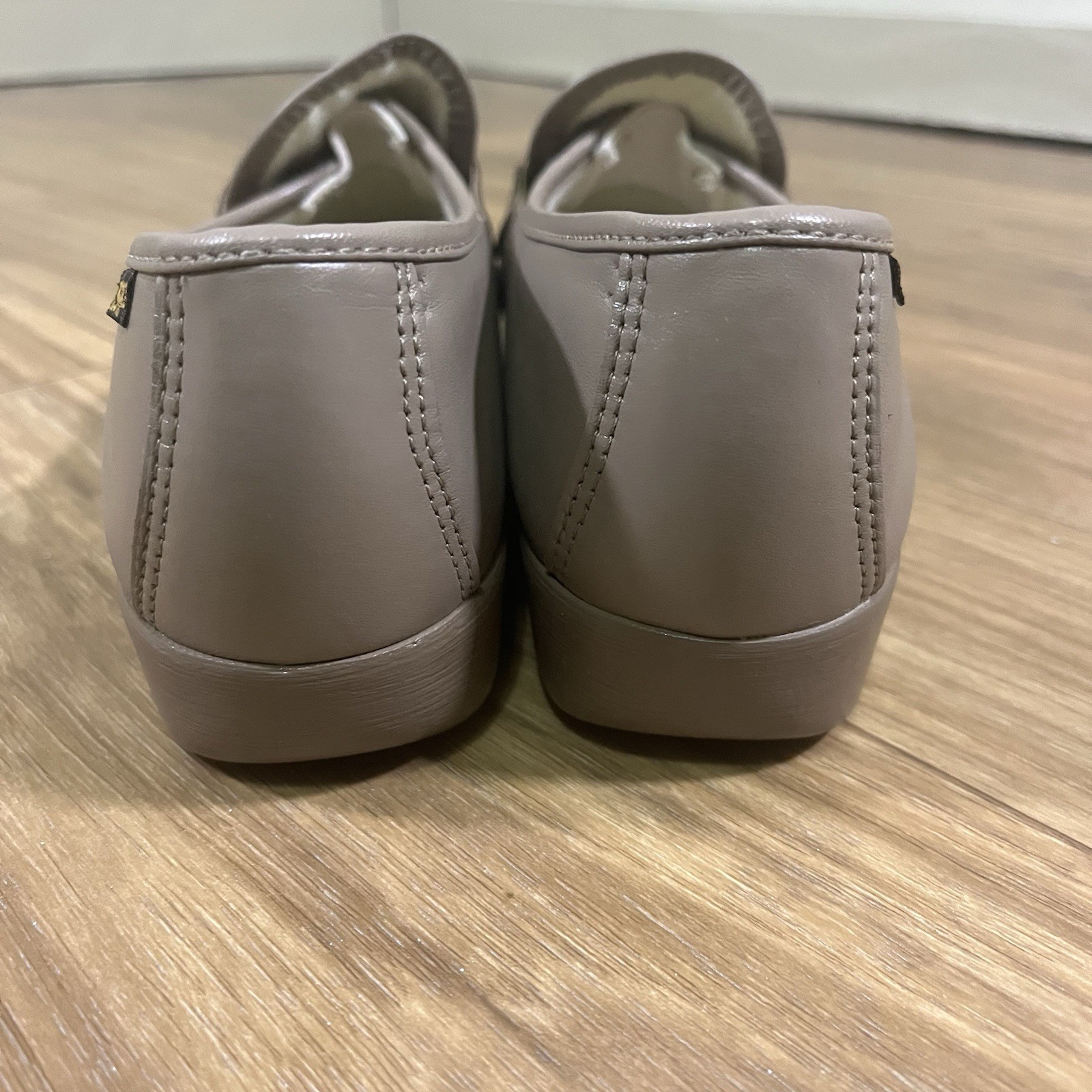 SAS Classic Moccasin Shoes Womens Size 9 M Mocha Leather Slip On Comfort Loafers