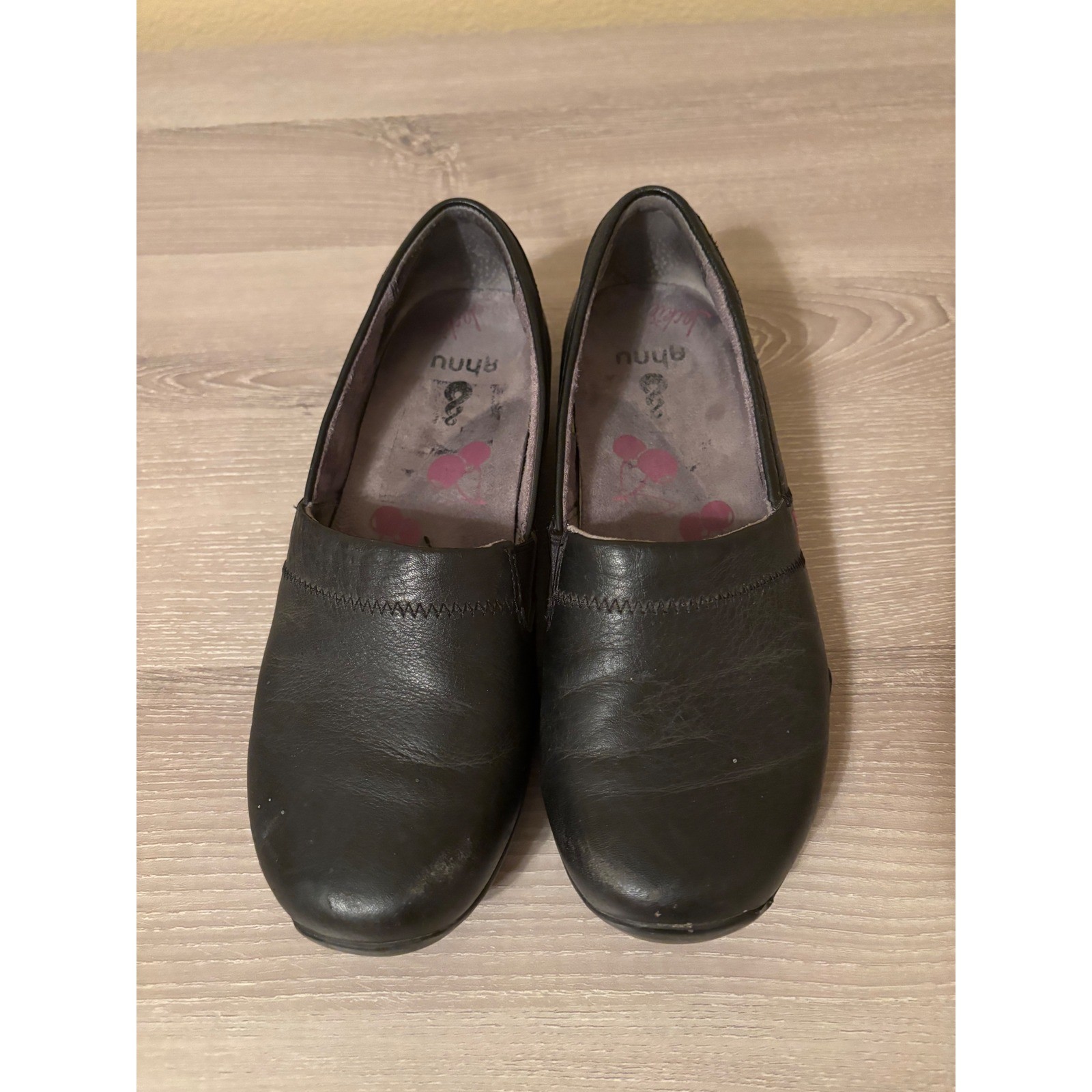 Ahnu 6.5 Black Leather Slip On Comfort Shoes Womens Casual Walking Recovery Walk