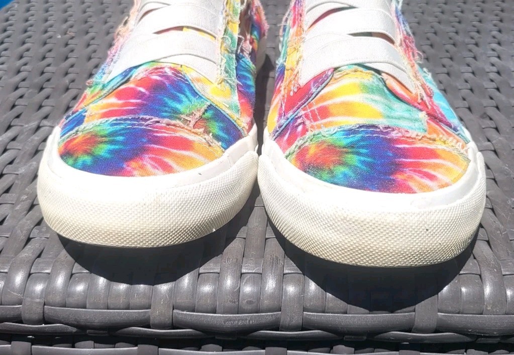 Blowfish $48 Malibu Summer Multi Colored Slip on Sneakers Sz 9