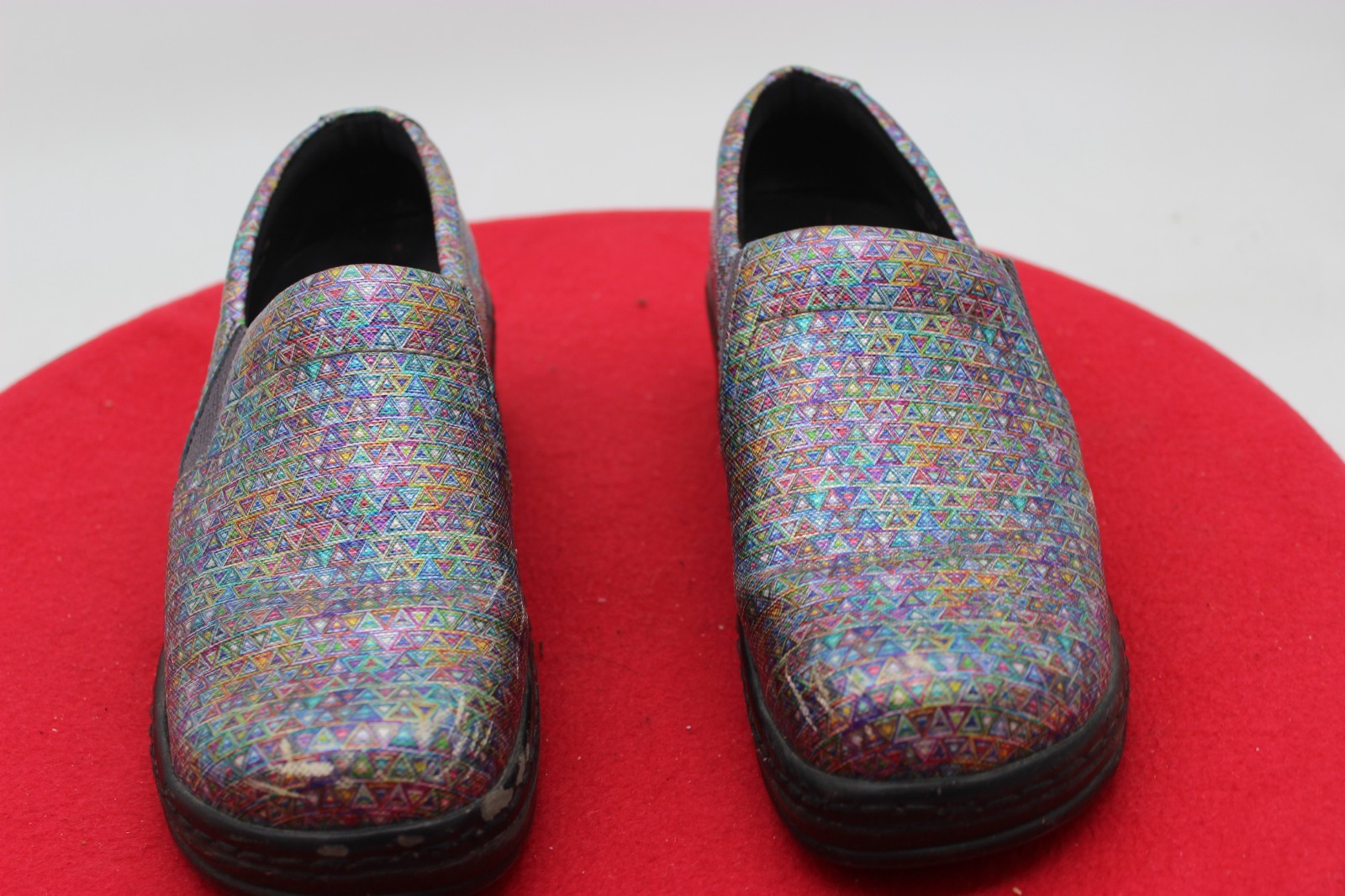 Klogs Footwear Shoes Naples Size 7.5M Geometric Triangle Multicolor Anti Fatigu6
