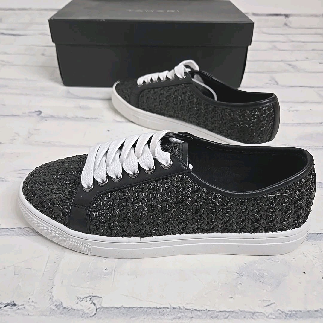 Tahari Sneakers Shoes Womens 6 Black Textured Lace Up Leather Upper Casual New
