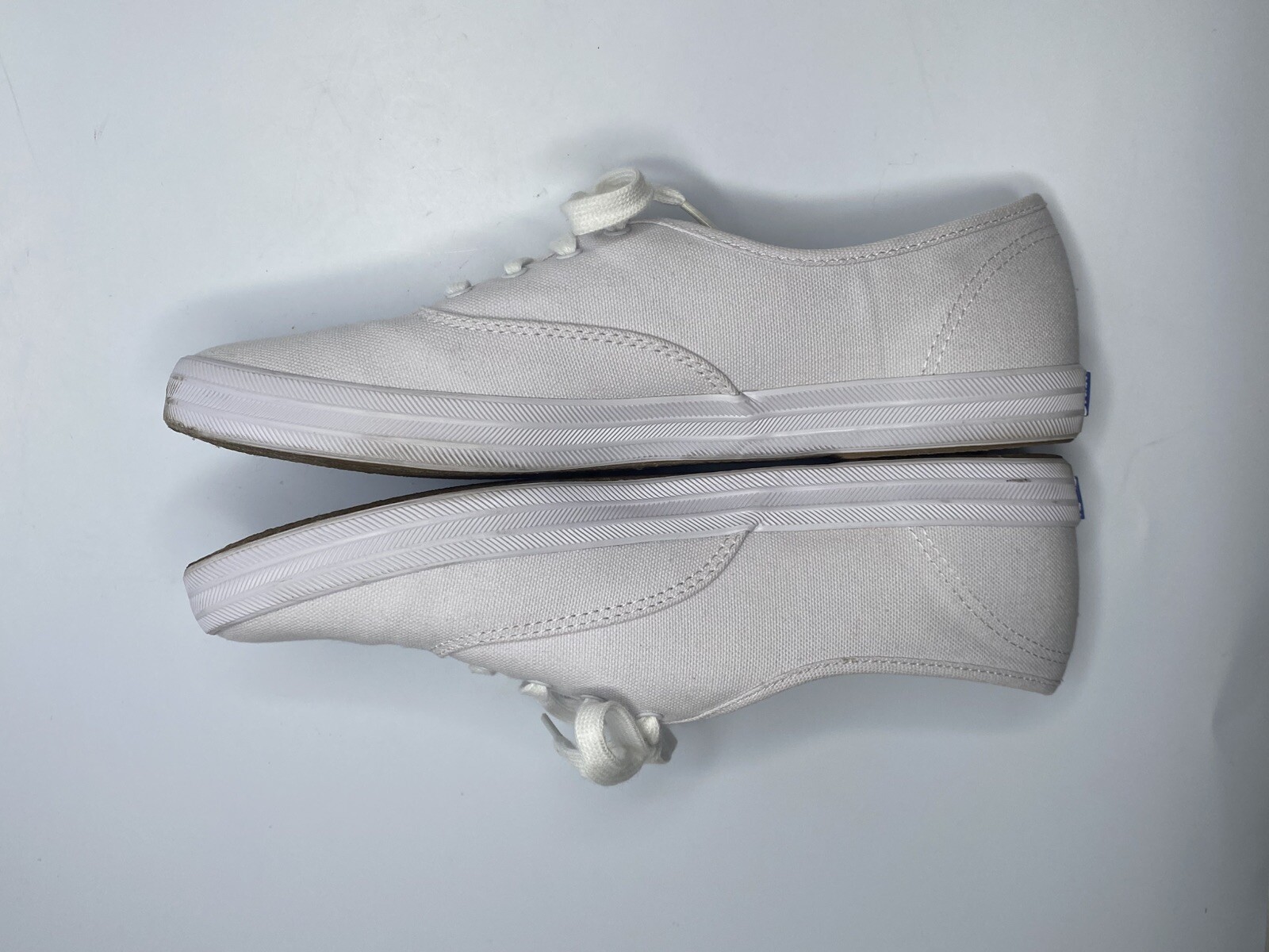 New Keds Womens White Canvas Champion Slip On Flat Shoes WF34000S Sz 9.5