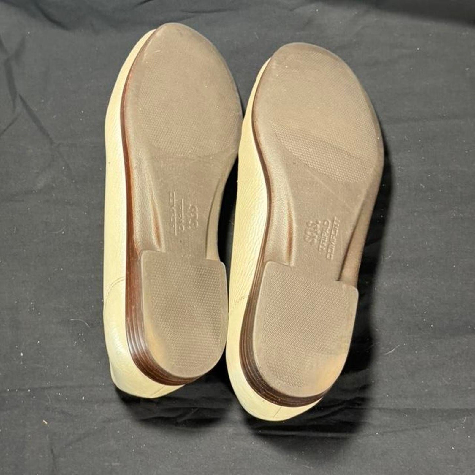 🚨 SAS Women’s Leather SAS Cream Moccasin Loafers Shoes. Size: 10 W 👞