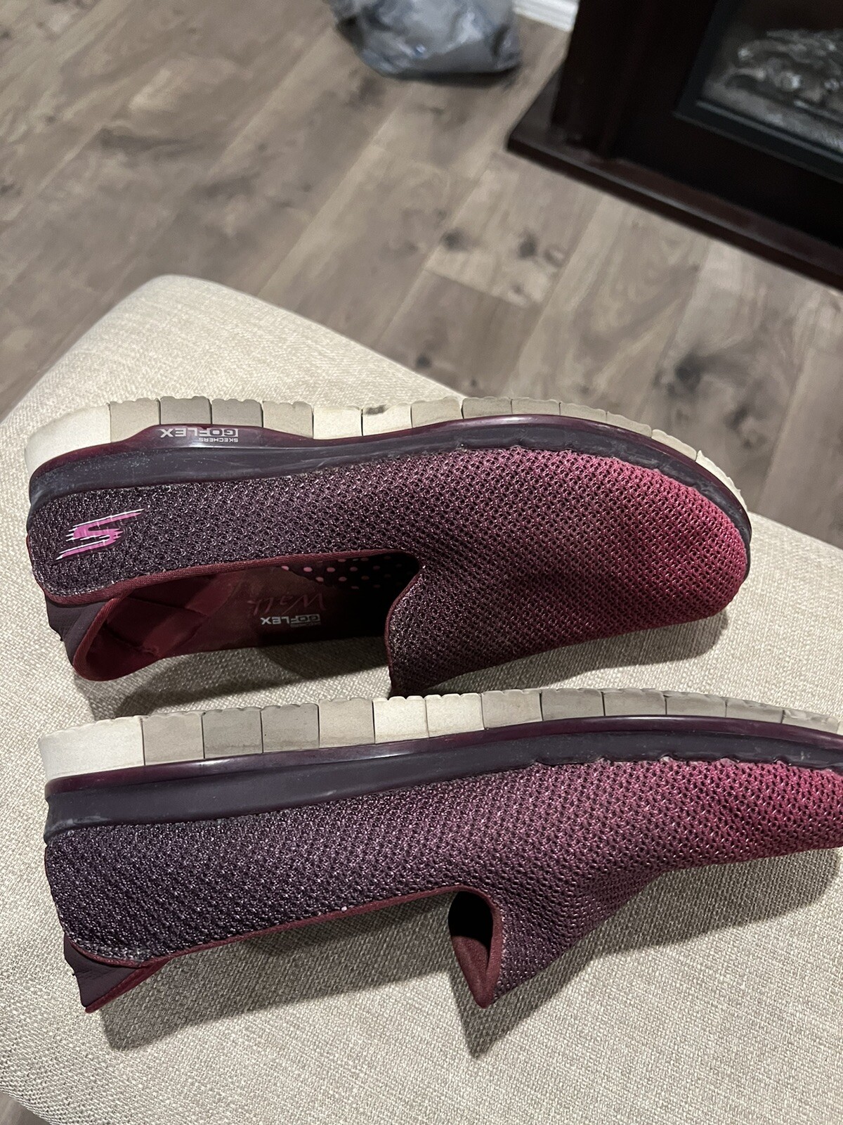 ladies skechers size 9.5, GoFlex. Burgandy Ombré Color. Quick Fit