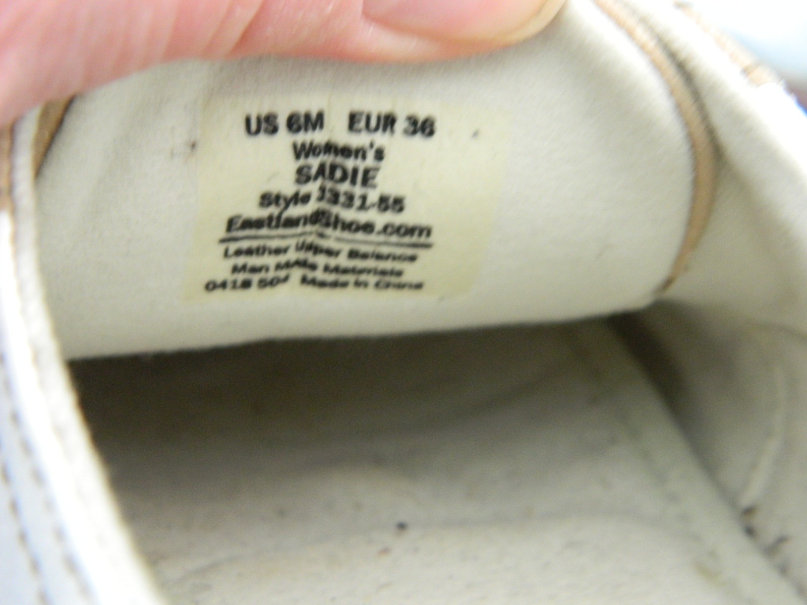 Eastland Sadie Women’s Size 6 Saddle Shoes Leather Oxford White Brown 3331