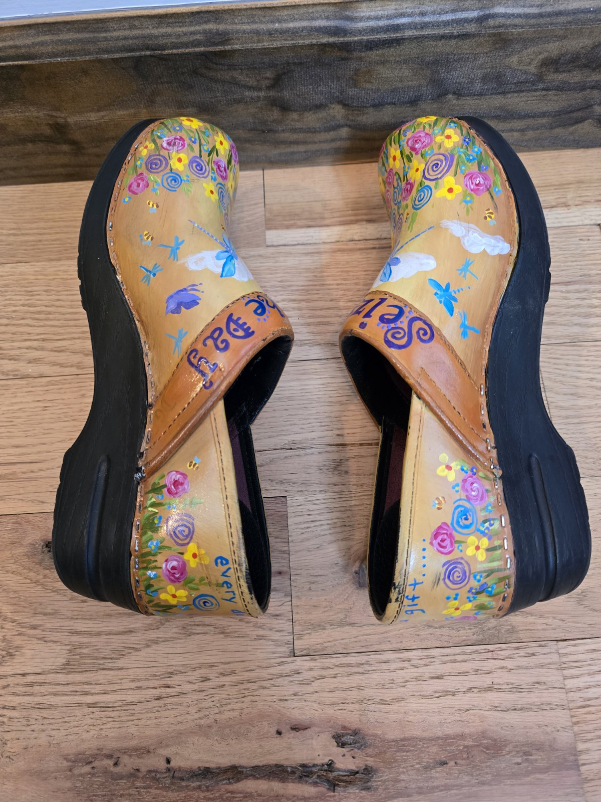 Sanita The Original Danish Clog Hand Painted Clogs Size 39 EUR / 8 USA