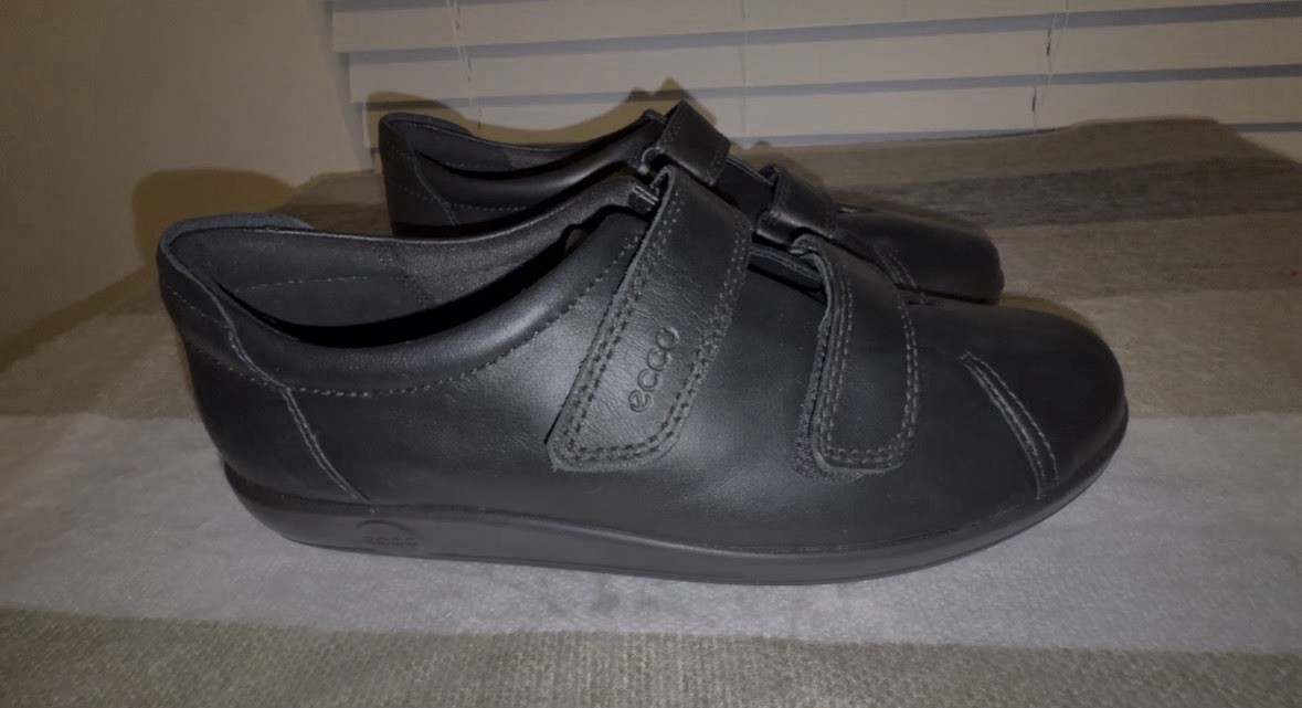 ECCO Double Strap Shoe Sneakers Women’s Size 8-8.5 / 39