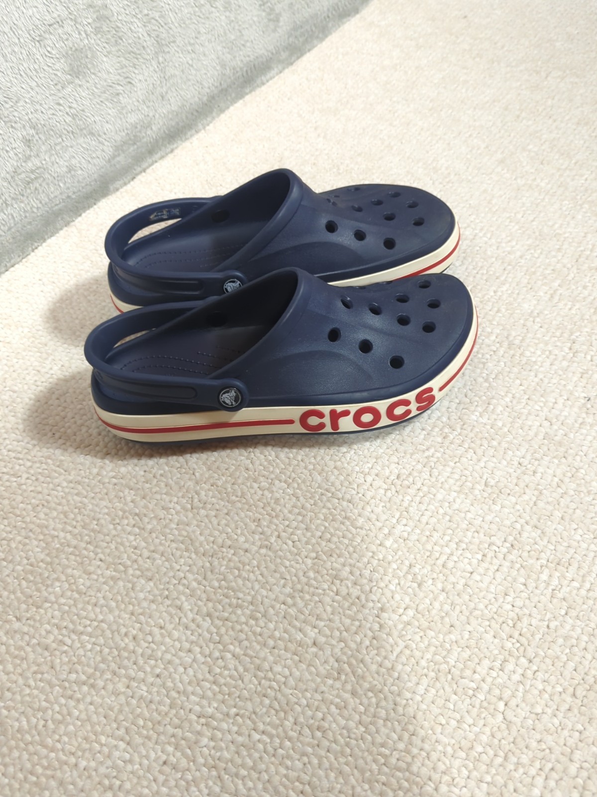 Crocs Crocband Clogs Blue White Red Stripe Women’s 9 Standard Fit Shoes