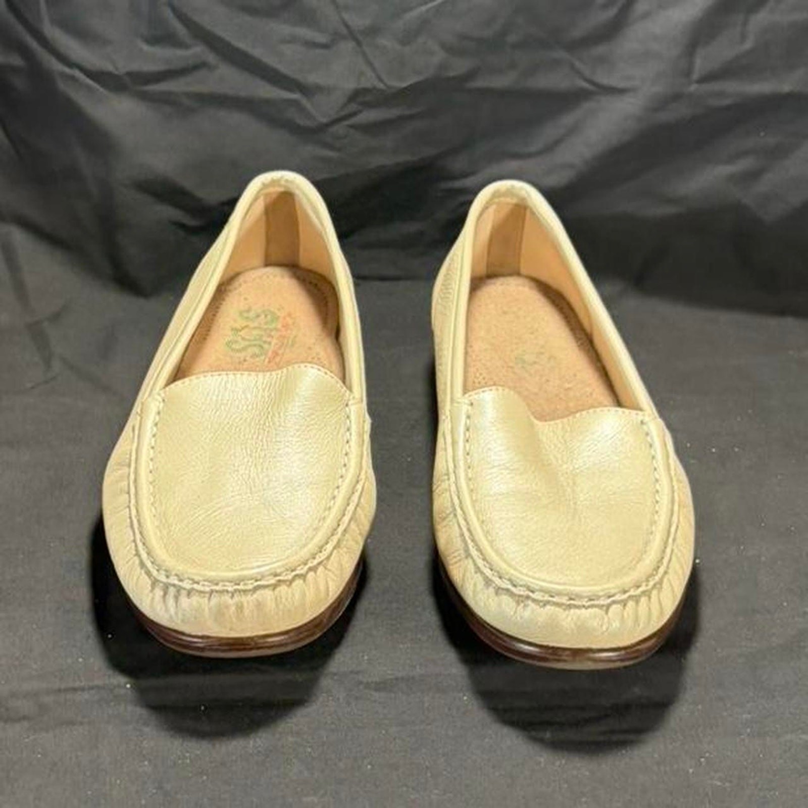 🚨 SAS Women’s Leather SAS Cream Moccasin Loafers Shoes. Size: 10 W 👞