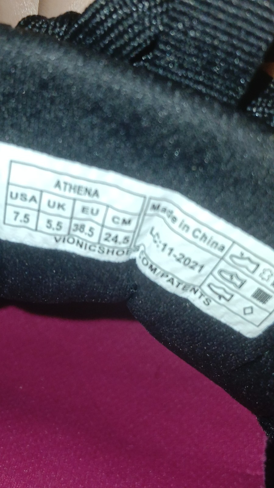 vionic women sneakers (Basically brand new very little wear.)